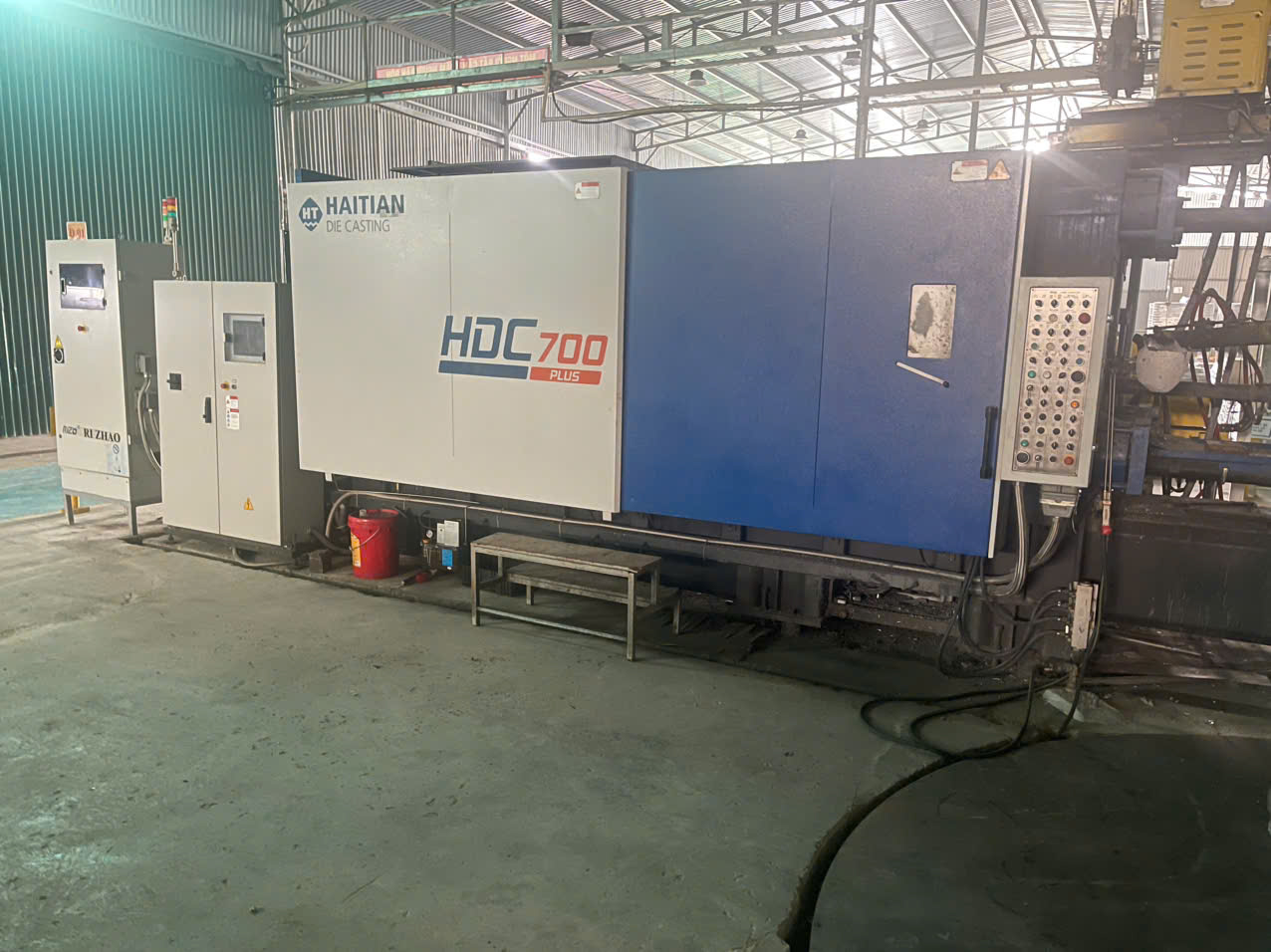 Máy đúc áp lực nhôm HDC-700